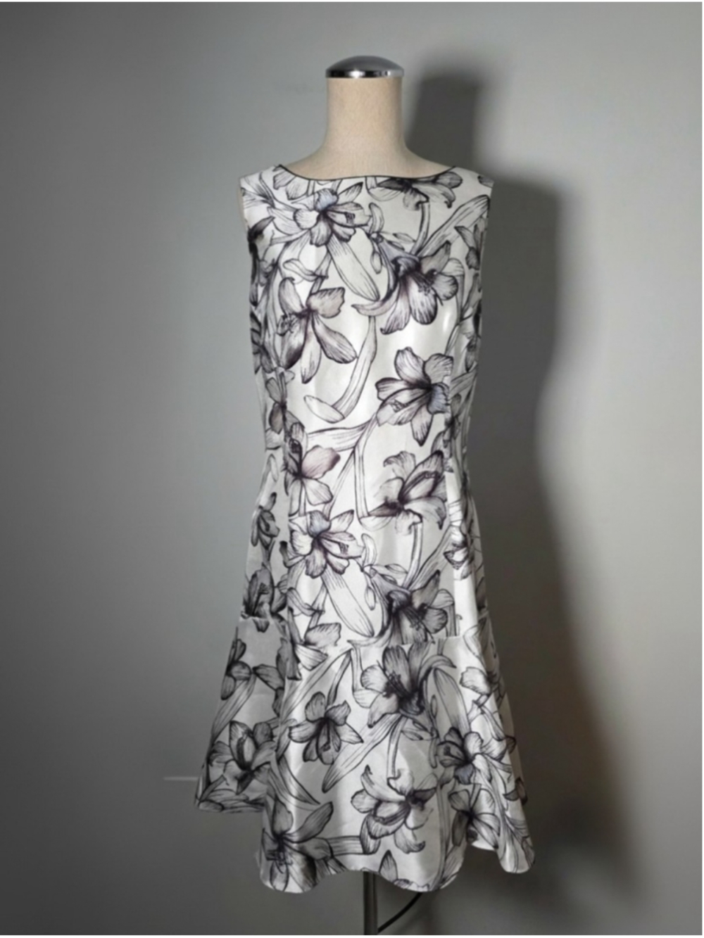 Reiss Onyx Printed Flare Dress Sleeveless Fit & Flare Floral Size 8 Off White - Picture 6 of 10